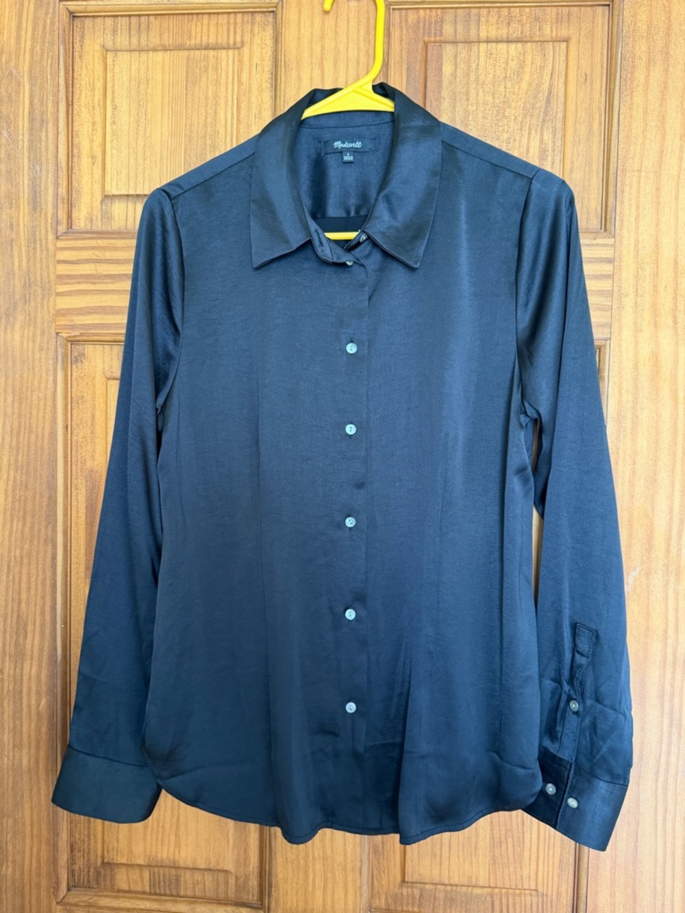 Madewell darted Black Satin Button-Down Shirt - Women - Picture 3 of 9